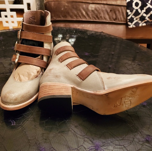 Freebird - Scarlett - Picture 1 of 5